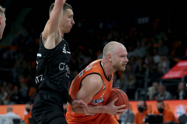 频繁露出破 频繁露出破