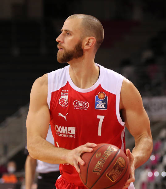 Knight曾锐评：德杯不会也算冠军吧？送我都不要